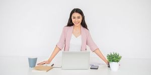 What is a Virtual Assistant? How a VA Helps You be More Productive